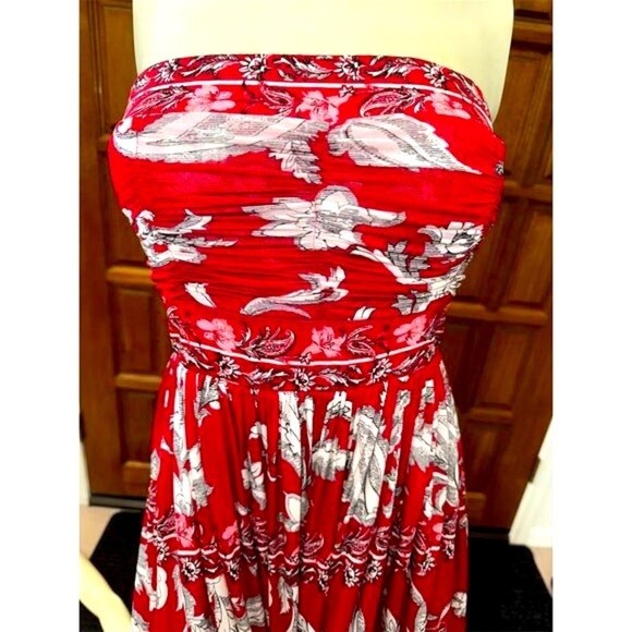 - White House Black Market Strapless Fit & Flare Dress Red Paisley Size 4 - Picture 6 of 15